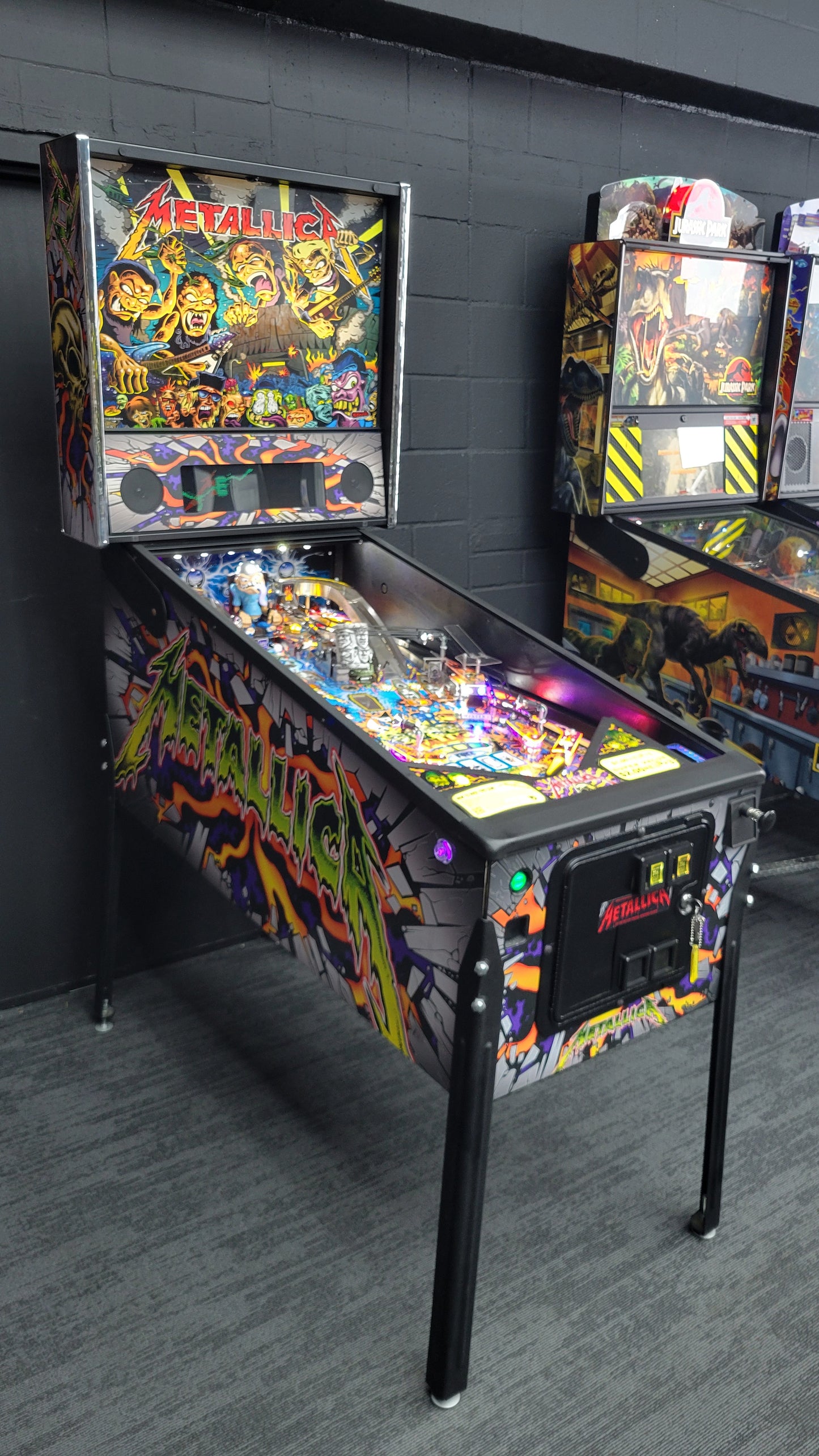 Stern Metallica Premium Vault Pinball