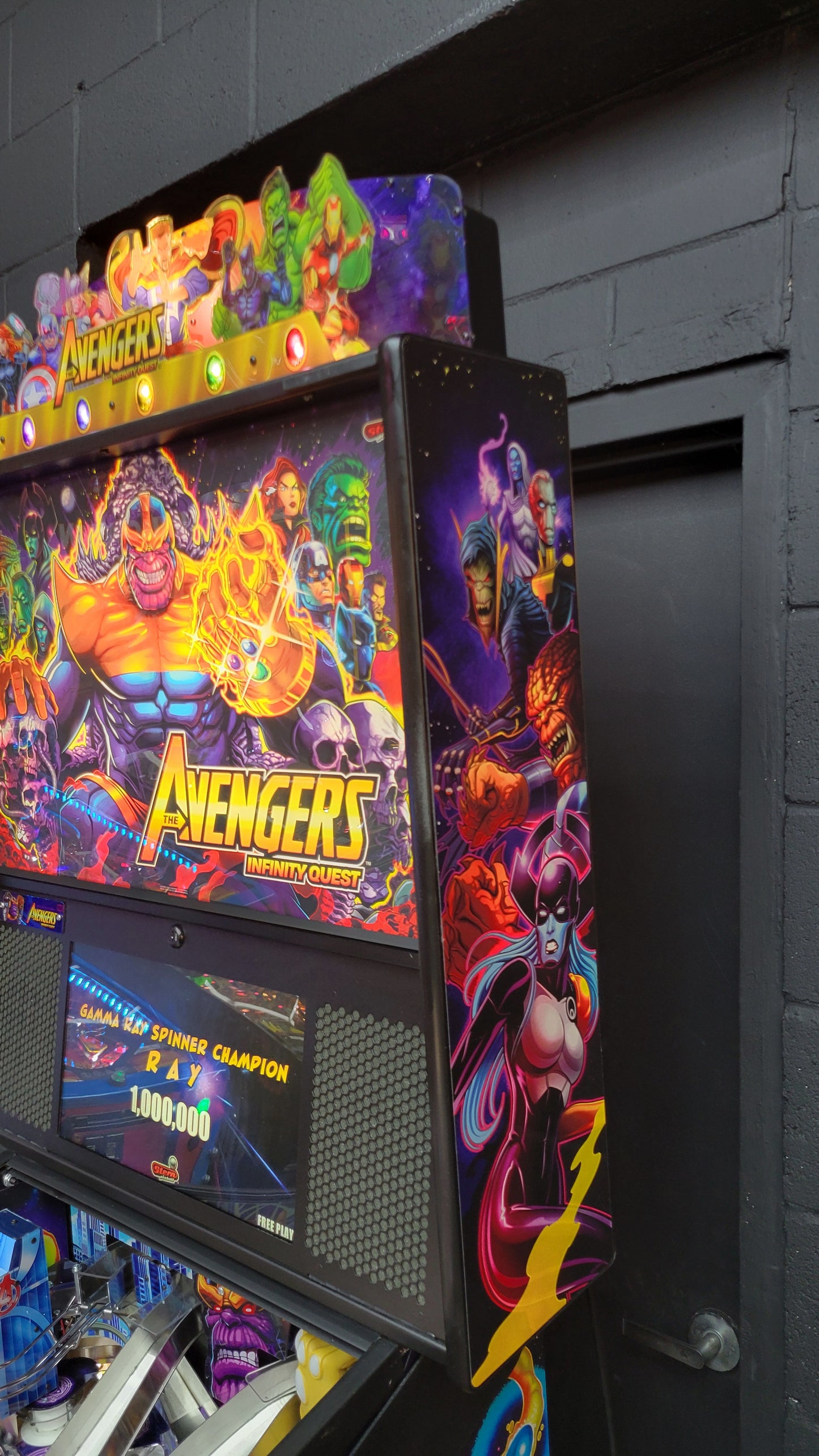 Stern The Avengers Infinity Quest Premium Pinball