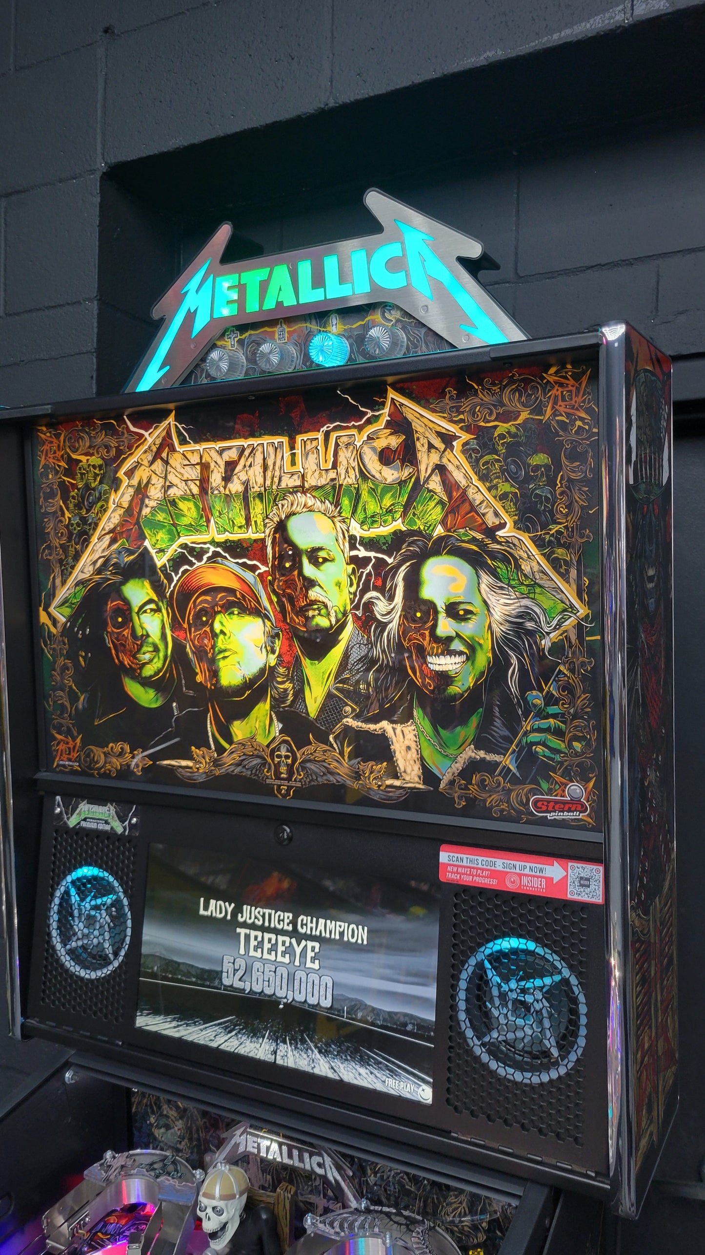 Stern Metallica Remastered Premium Pinball
