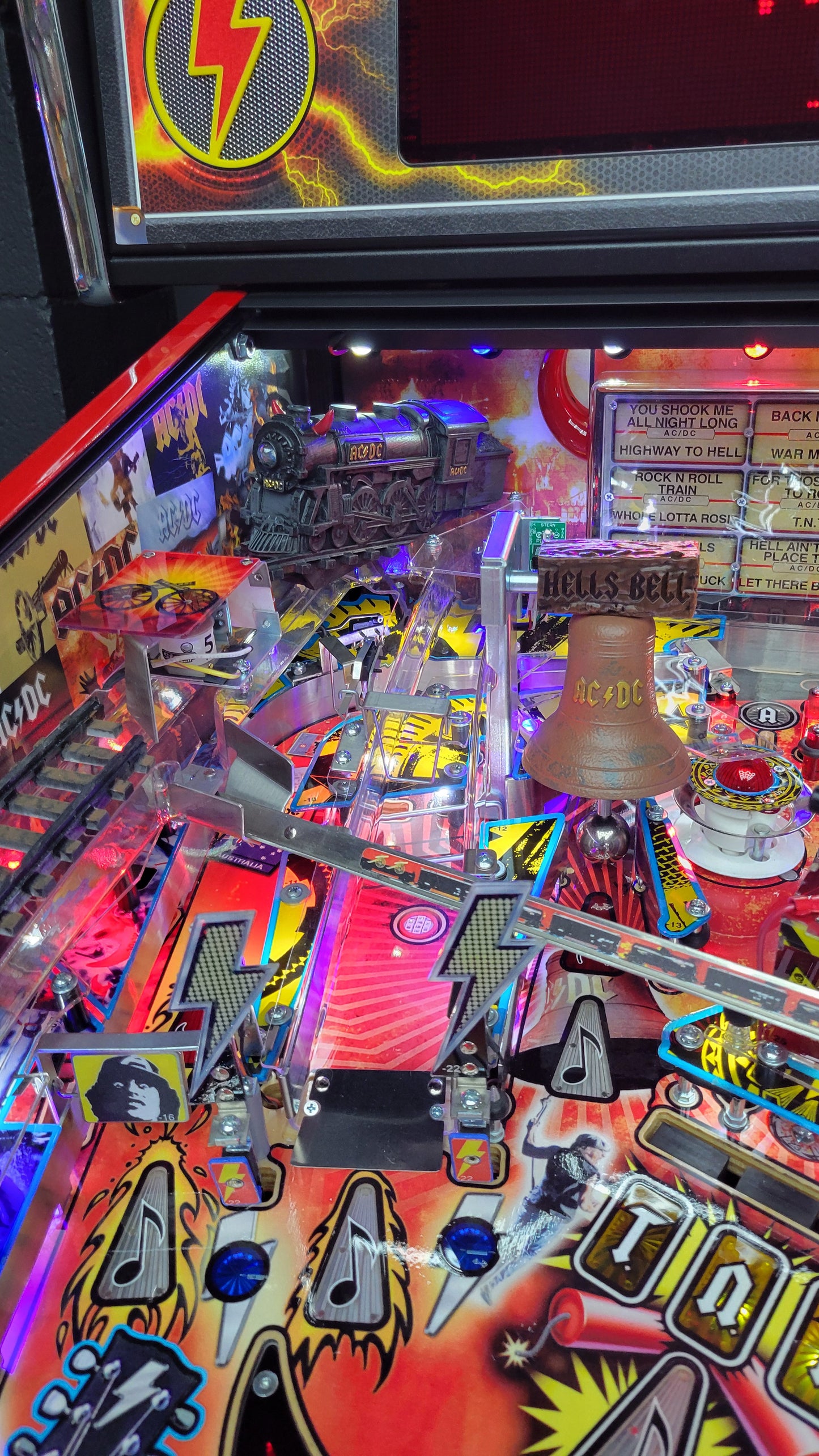 Stern AC/DC Premium Vault Edition Pinball