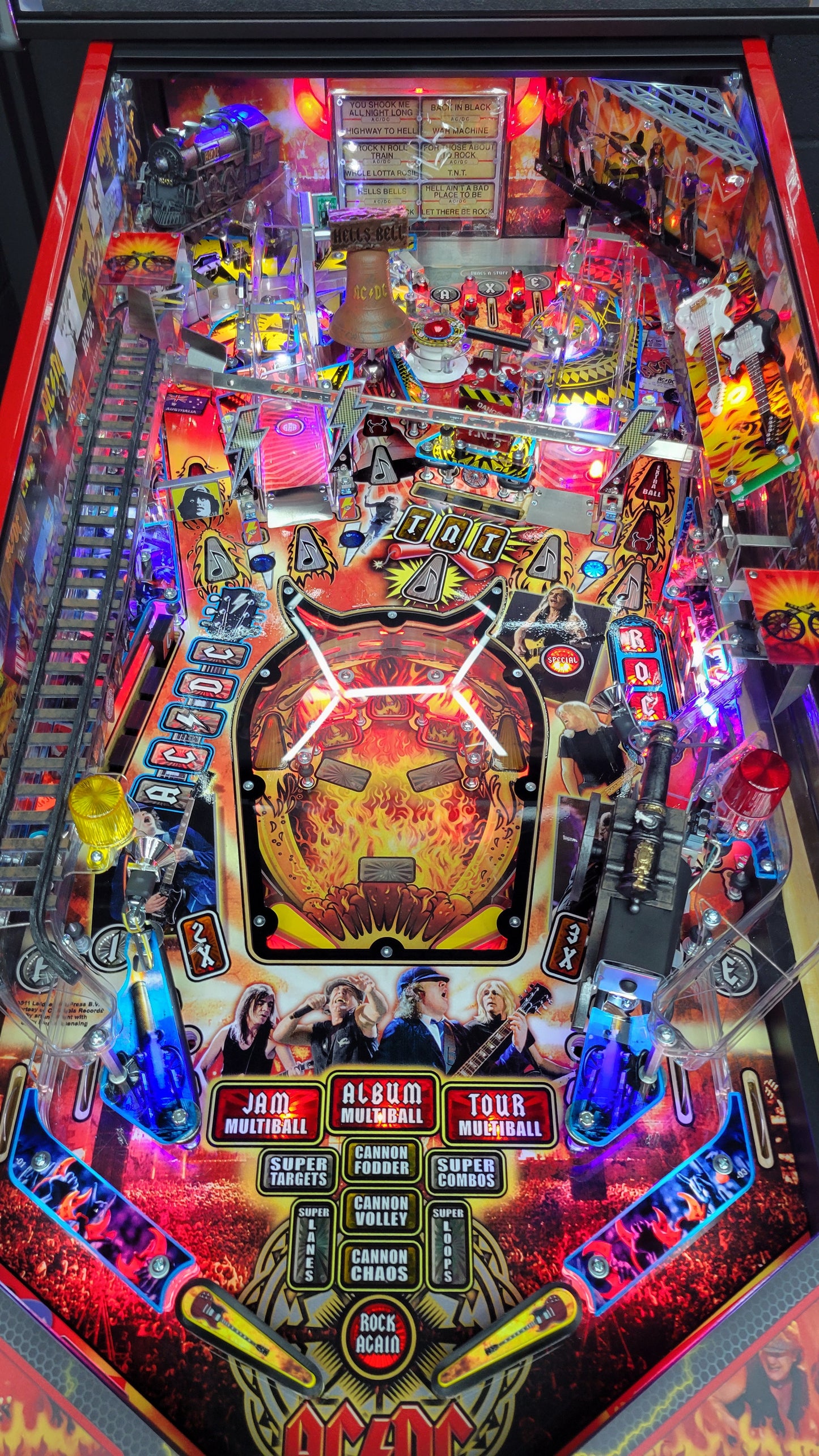 Stern AC/DC Premium Vault Edition Pinball