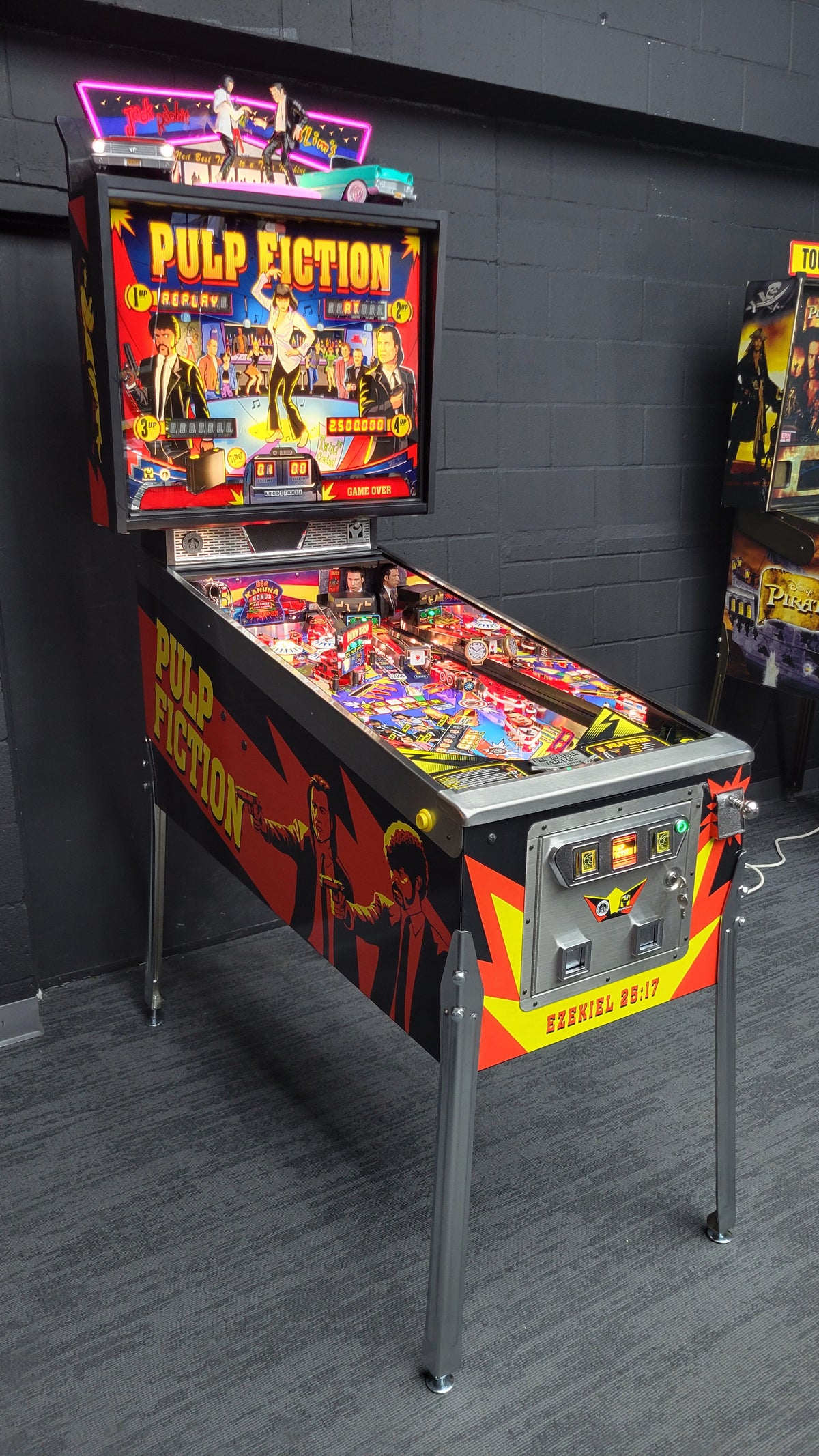 Pulp Fiction Bad Mother Flipper LE Pinball HUO