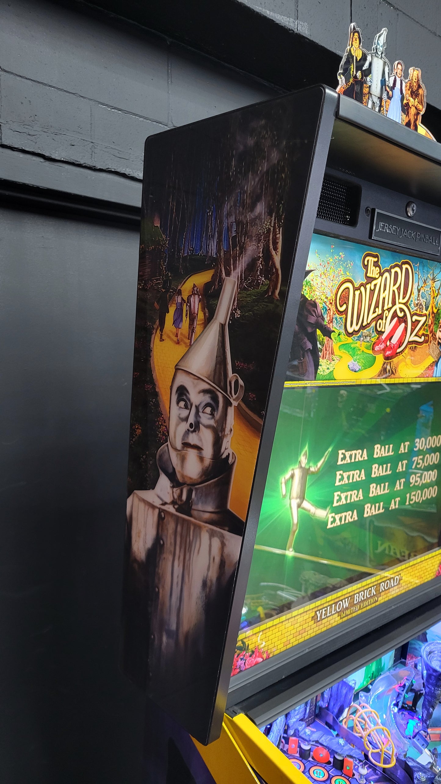 Wizard Of Oz Yellow Brick Road Edition HUO by Jersey Jack Pinball