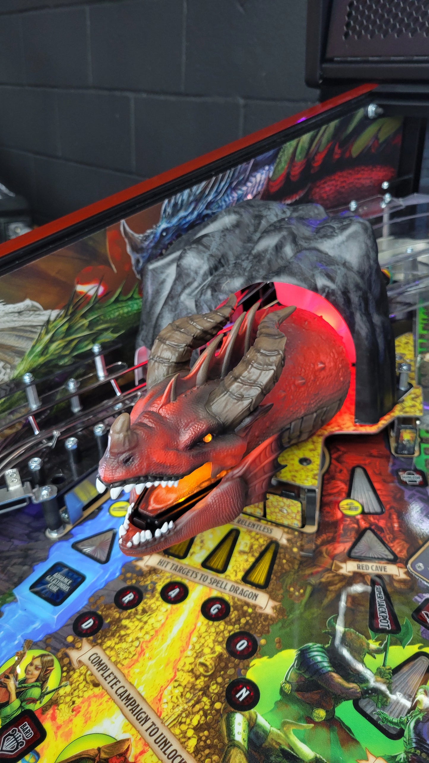 Stern Dungeon & Dragons The Tyrants Eve LE Pinball HUO