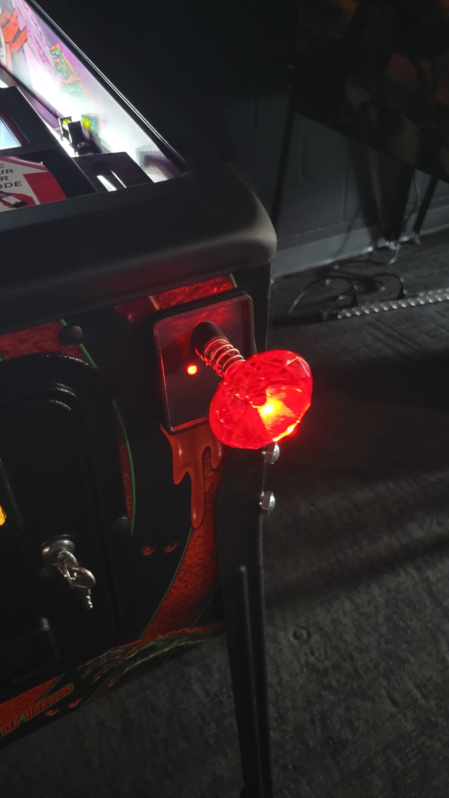 Elvira House of Horrors Premium Pinball HUO