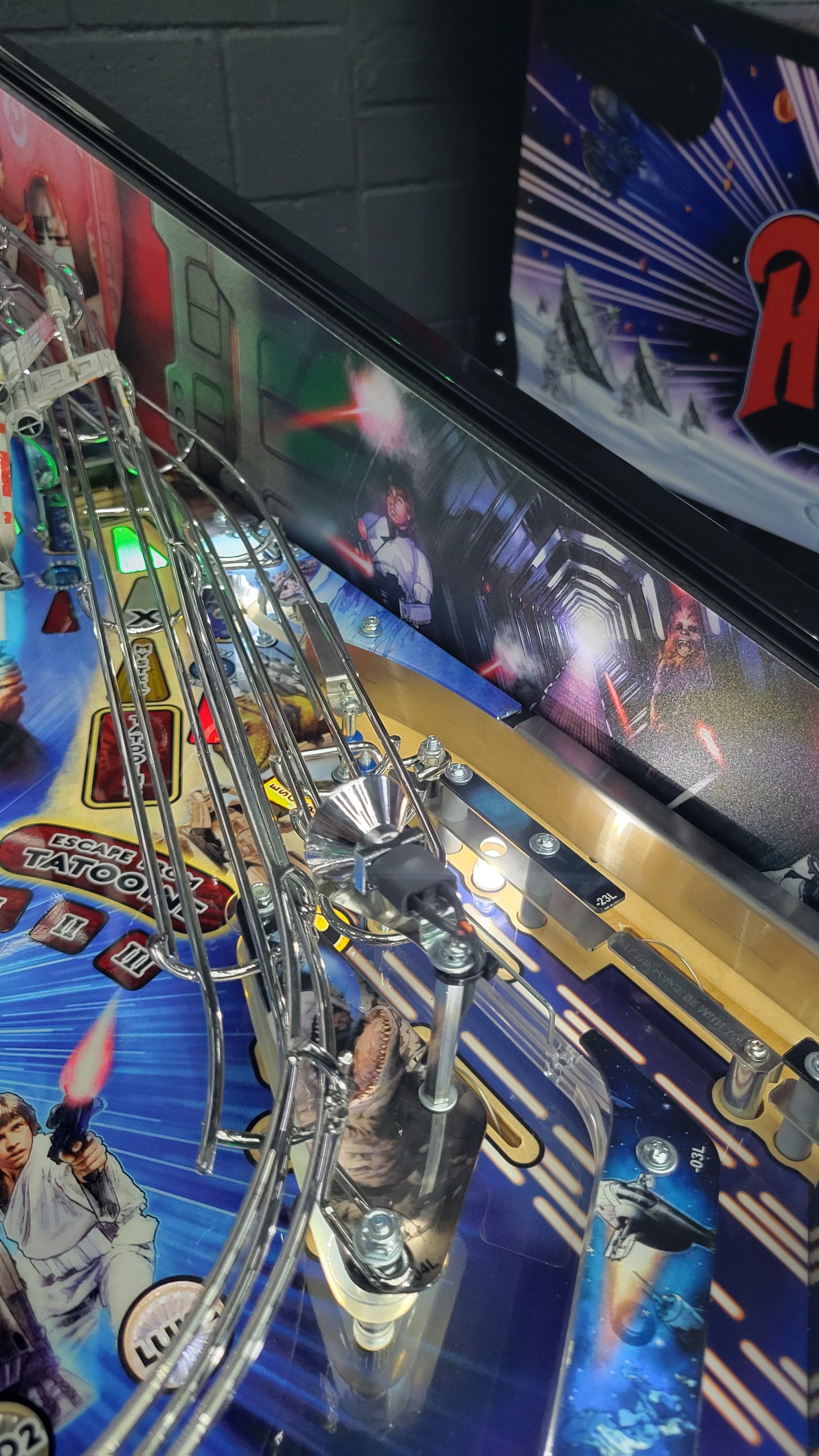 Star Wars LE Pinball with Official R2D2 Stern Topper