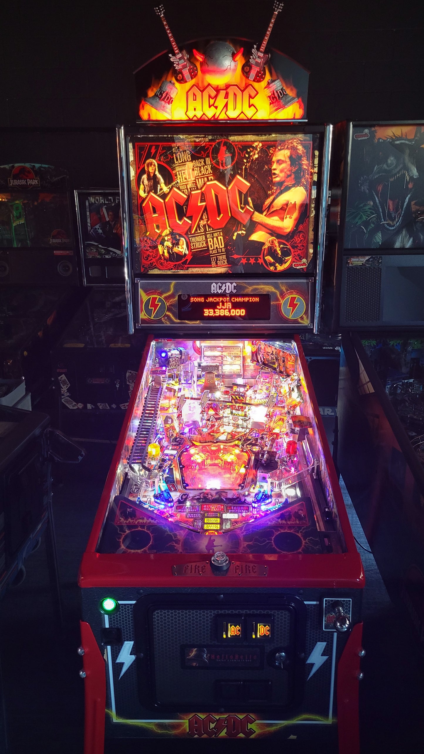 Stern AC/DC Premium Vault Edition Pinball