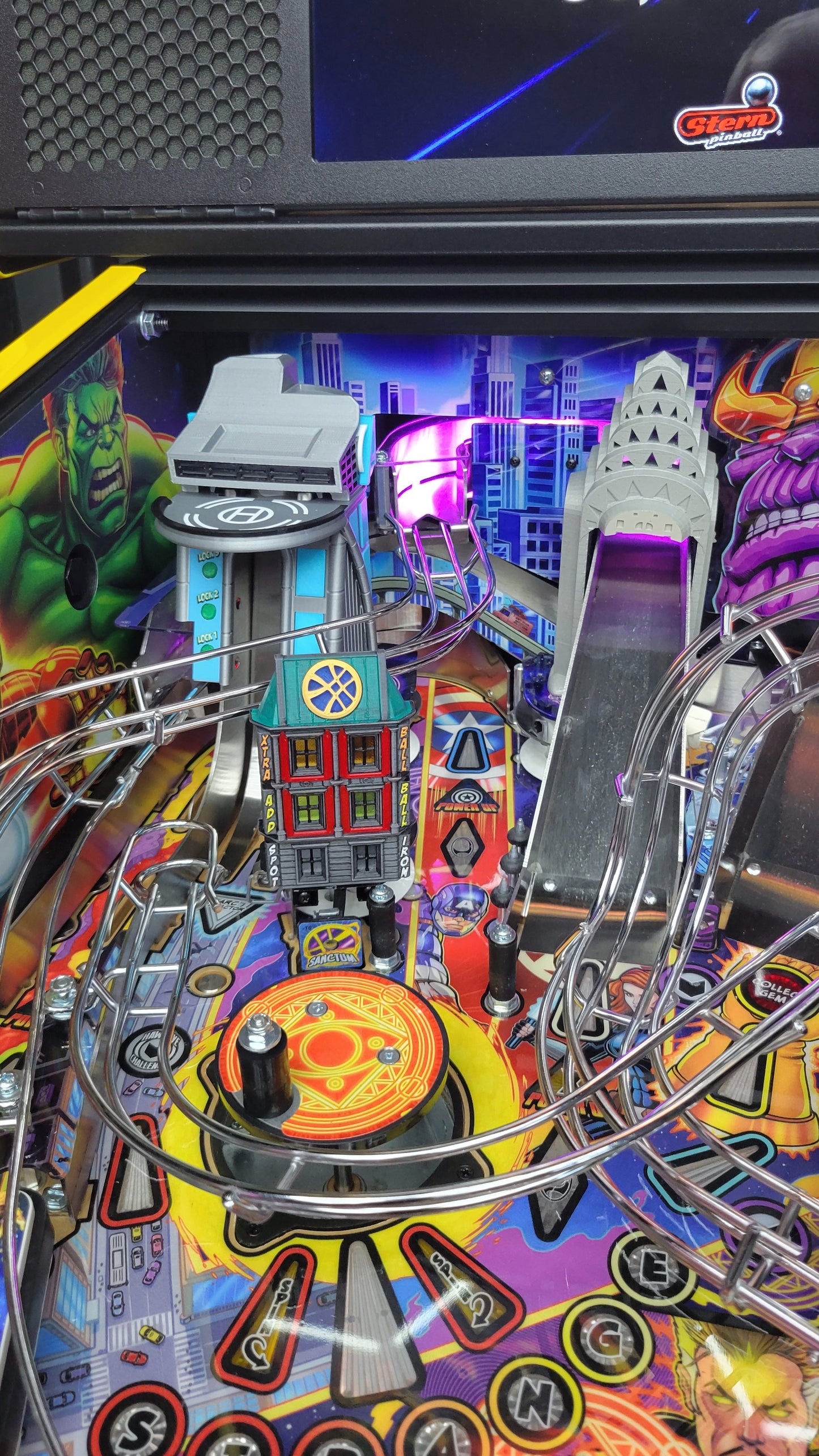 Stern The Avengers Infinity Quest Premium Pinball HUO