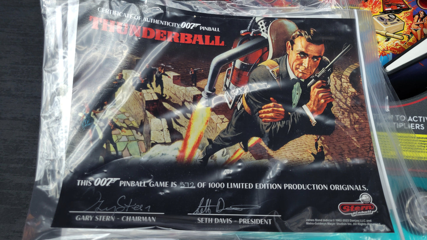 Stern James Bond 007 LE With Topper