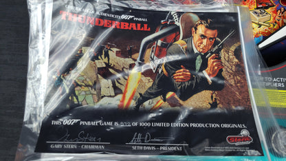 Stern James Bond 007 LE With Topper