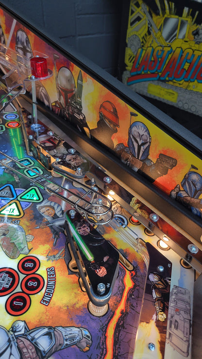 Stern Mandalorian Pro Pinball with Topper